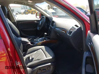 2010 Audi Q5 Premium Plus z VIN WA1LKAFP9AA096749, wystawiony jako IAAI lot #42058422 z przebiegiem 163 772 mil mil oraz . Historia ofert i sprzedaży dostępna na DreamBid. Obrazek 5.