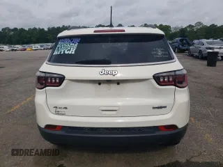 2019 Jeep Compass Latitude z VIN 3C4NJDBB8KT760837, wystawiony jako Copart lot #58399035 z przebiegiem 117 188 mil mil oraz Czysty tytuł • Clean title. Historia ofert i sprzedaży dostępna na DreamBid. Obrazek 6.