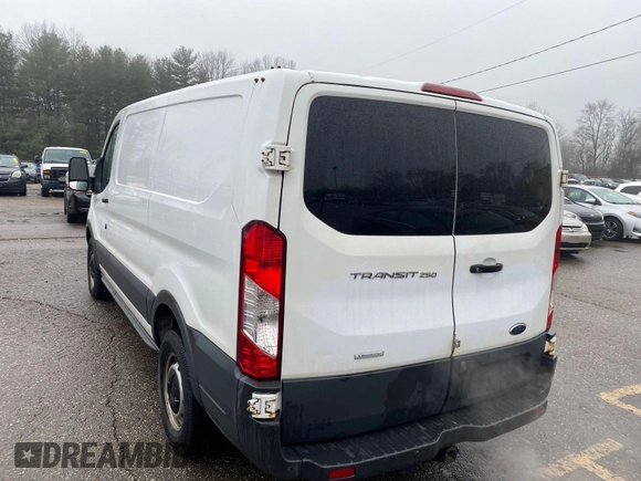 2018 Ford Transit z VIN 1FTYR1YG6JKA87506, wystawiony jako IAAI lot #42501070 z przebiegiem 167 892 mil mil oraz . Historia ofert i sprzedaży dostępna na DreamBid. Obrazek 35.