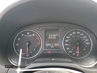 2016 Audi A3 Premium z VIN WAUB8GFF3G1044968, wystawiony jako Copart lot #54864005 z przebiegiem 132 104 mil mil oraz Szkody całkowita. Historia ofert i sprzedaży dostępna na DreamBid. Obrazek 9.