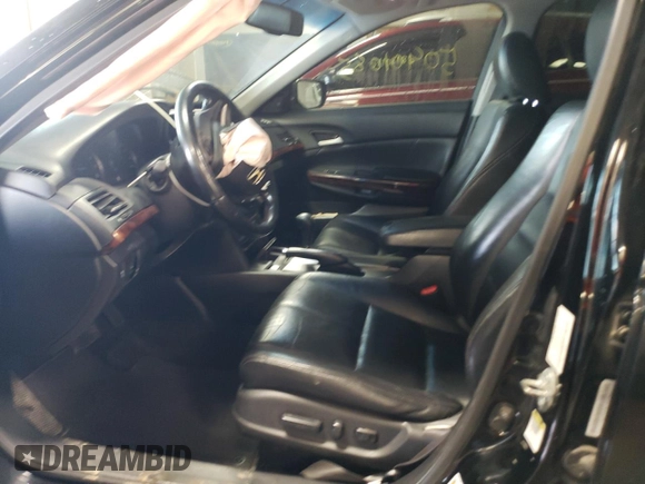 2010 Honda Crosstour EX-L z VIN 5J6TF2H51AL003779, wystawiony jako Copart lot #50901085 z przebiegiem 173 145 mil mil oraz Szkoda całkowita • Salvage title. Historia ofert i sprzedaży dostępna na DreamBid. Obrazek 7.