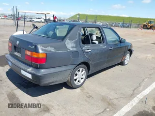 1998 Volkswagen Jetta с VIN 3VWSB81H9WM116760, выставлен на аукционе IAAI как лот 41919493 с пробегом 262 461 миль миль и . История ставок и продаж доступна на DreamBid. Изображение 4.
