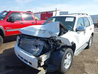 2010 Ford Escape XLT z VIN 1FMCU9DG2AKC22117, wystawiony jako IAAI lot #41782394 z przebiegiem 96 841 mil mil oraz . Historia ofert i sprzedaży dostępna na DreamBid. Obrazek 6.
