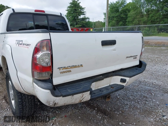 2013 Toyota Tacoma PreRunner z VIN 5TFKU4HN6DX003129, wystawiony jako IAAI lot #42190939 z przebiegiem 206 404 mil mil oraz . Historia ofert i sprzedaży dostępna na DreamBid. Obrazek 6.