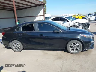 2020 Kia Forte LXS z VIN 3KPF24AD7LE228683, wystawiony jako IAAI lot #41620117 z przebiegiem 105 251 mil mil oraz . Historia ofert i sprzedaży dostępna na DreamBid. Obrazek 13.