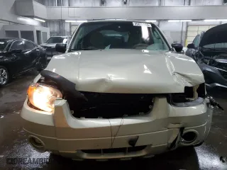 2005 Ford Escape Limited with VIN 1FMCU94105KA90184, listed as a Copart auction lot 45879565 with 178,163 mi miles and Salvage Title. Bid and sale history available at carsss.com. Image 5.