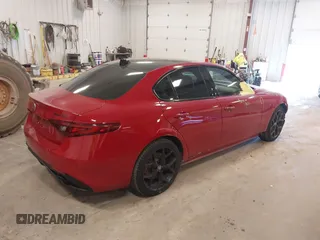 2020 Alfa Romeo Giulia z VIN ZARFANANXL7624226, wystawiony jako IAAI lot #41969817 z przebiegiem 60 367 mil mil oraz . Historia ofert i sprzedaży dostępna na DreamBid. Obrazek 4.
