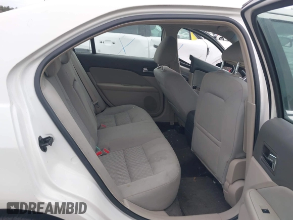 2010 Ford Fusion SE z VIN 3FAHP0HA2AR235714, wystawiony jako IAAI lot #41690933 z przebiegiem Nie podano mil oraz . Historia ofert i sprzedaży dostępna na DreamBid. Obrazek 8.