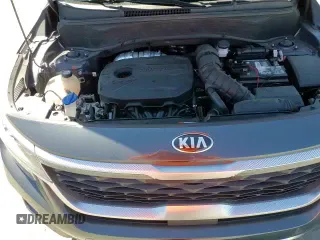 2021 Kia Seltos SX z VIN KNDETCA21M7131563, wystawiony jako Copart lot #69052335 z przebiegiem 51 110 mil mil oraz Szkoda całkowita • Salvage title. Historia ofert i sprzedaży dostępna na DreamBid. Obrazek 16.