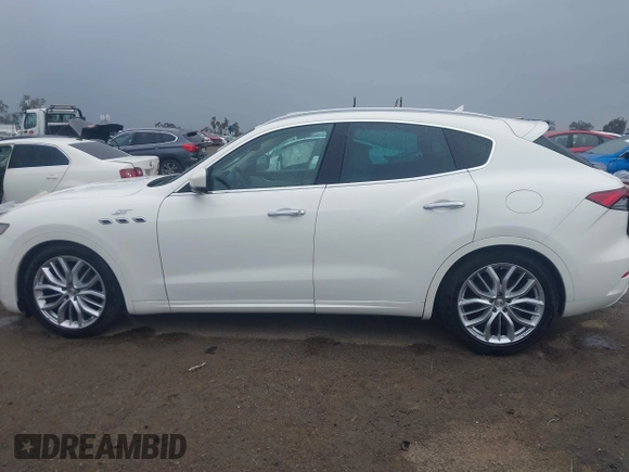2020 Maserati Levante z VIN ZN661XUL3LX341388, wystawiony jako IAAI lot #41746344 z przebiegiem 26 911 mil mil oraz . Historia ofert i sprzedaży dostępna na DreamBid. Obrazek 14.