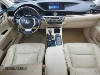 2014 Lexus ES 330 z VIN JTHBK1GG6E2101422, wystawiony jako Copart lot #60681775 z przebiegiem 89 070 mil mil oraz Szkoda całkowita • Salvage title. Historia ofert i sprzedaży dostępna na DreamBid. Obrazek 8.