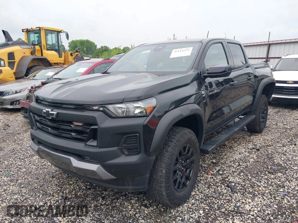 2024 Chevrolet Colorado 4WD Trail Boss with VIN 1GCPTEEK9R1310474, listed as a IAAI auction lot 42114233 with 4,970 mi miles and . Bid and sale history available at DreamBid. Image 2.
