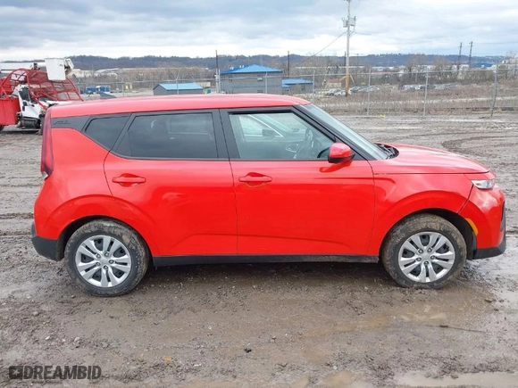 2020 Kia Soul LX with VIN KNDJ23AU9L7048111, listed as a IAAI auction lot 41672507 with 27,946 mi miles. Bid and sale history available at carsss.com. Image 13.