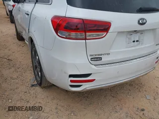 2017 Kia Sorento SX z VIN 5XYPK4A50HG296217, wystawiony jako IAAI lot #42308585 z przebiegiem 146 153 mil mil oraz . Historia ofert i sprzedaży dostępna na DreamBid. Obrazek 6.