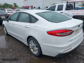 2019 Ford Fusion SE with VIN 3FA6P0HD5KR127641, listed as a IAAI auction lot 41880051 with 61,274 mi miles. Bid and sale history available at carsss.com. Image 3.
