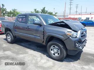 2017 Toyota Tacoma SR z VIN 5TFAX5GN1HX075419, wystawiony jako IAAI lot #42367112 z przebiegiem 146 765 mil mil oraz . Historia ofert i sprzedaży dostępna na DreamBid. Obrazek 1.