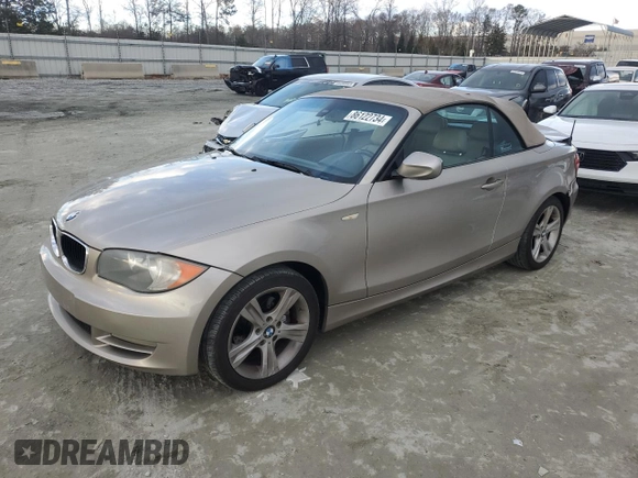 2010 BMW 1 Series 128i z VIN WBAUL7C53AVJ77295, wystawiony jako Copart lot #86122734 z przebiegiem 138 270 mil mil oraz Szkoda całkowita • Salvage title. Historia ofert i sprzedaży dostępna na DreamBid. Obrazek 1.