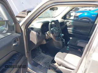 2014 Jeep Patriot Sport z VIN 1C4NJPBB7ED509853, wystawiony jako IAAI lot #42307976 z przebiegiem 150 271 mil mil oraz . Historia ofert i sprzedaży dostępna na DreamBid. Obrazek 12.