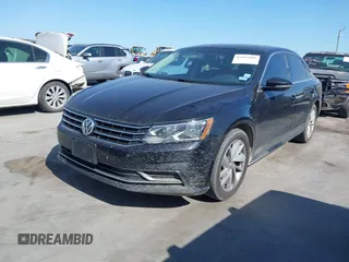 2018 Volkswagen Passat SE z VIN 1VWBA7A38JC013471, wystawiony jako IAAI lot #41997868 z przebiegiem 104 060 mil mil oraz . Historia ofert i sprzedaży dostępna na DreamBid. Obrazek 17.