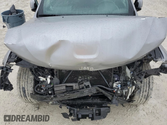 2020 Jeep Grand Cherokee Laredo E with VIN 1C4RJEAG5LC246655, listed as a Copart auction lot 42177135 with Not provided miles and Non repairable. Bid and sale history available at DreamBid. Image 13.