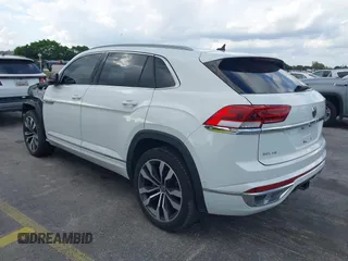 2021 Volkswagen Atlas SEL Premium R-Line with VIN 1V2FE2CA2MC206046, listed as a IAAI auction lot 41547596 with 13,805 mi miles and . Bid and sale history available at DreamBid. Image 3.