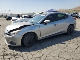 2015 Mazda 3 i Sport z VIN 3MZBM1U73FM200092, wystawiony jako Copart lot #55103395 z przebiegiem 186 294 mil mil oraz Szkody całkowita. Historia ofert i sprzedaży dostępna na DreamBid. Obrazek 1.