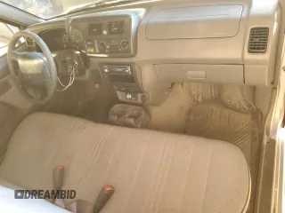 2000 Nissan Frontier XE z VIN 1N6DD21S5YC340513, wystawiony jako Copart lot #89018755 z przebiegiem 237 418 mil mil oraz Szkoda całkowita • Salvage title. Historia ofert i sprzedaży dostępna na DreamBid. Obrazek 8.