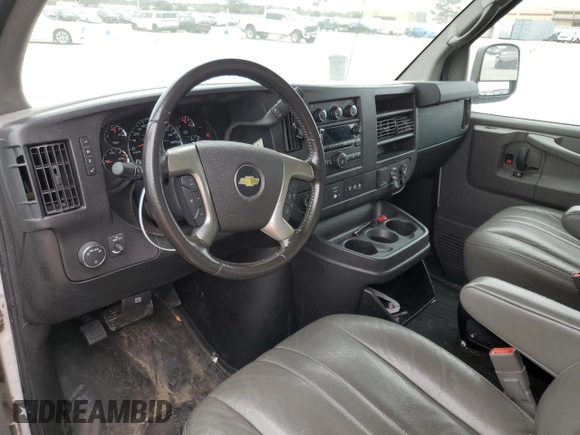 2015 Chevrolet Express Cargo z VIN 1GCWGFCF0F1286668, wystawiony jako Copart lot #85657524 z przebiegiem 107 760 mil mil oraz Szkoda całkowita • Salvage title. Historia ofert i sprzedaży dostępna na DreamBid. Obrazek 8.