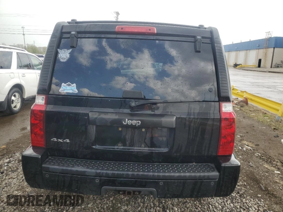 2008 Jeep Commander Sport z VIN 1J8HG48KX8C149885, wystawiony jako Copart lot #55042915 z przebiegiem 243 357 mil mil oraz Czysty tytuł • Clean title. Historia ofert i sprzedaży dostępna na DreamBid. Obrazek 6.