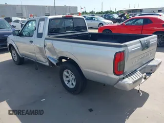 2004 Nissan Frontier XE z VIN 1N6DD26T74C456243, wystawiony jako IAAI lot #42254358 z przebiegiem 217 583 mil mil oraz . Historia ofert i sprzedaży dostępna na DreamBid. Obrazek 3.