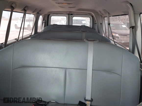 2013 Ford Econoline Passenger XL z VIN 1FBSS3BL8DDA63474, wystawiony jako IAAI lot #41804848 z przebiegiem 61 349 mil mil oraz . Historia ofert i sprzedaży dostępna na DreamBid. Obrazek 8.