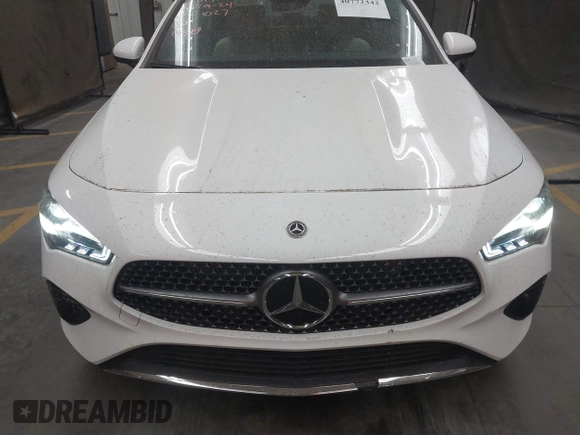 2025 Mercedes-Benz CLA 250 z VIN W1K5J4GB4SN481027, wystawiony jako IAAI lot #40772342 z przebiegiem 533 mil mil oraz . Historia ofert i sprzedaży dostępna na DreamBid. Obrazek 12.