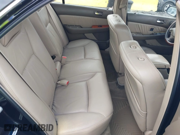 2004 Acura RL w/Navigation System with VIN JH4KA96624C003779, listed as a IAAI auction lot 39542033 with 80,018 mi miles. Bid and sale history available at carsss.com. Image 8.