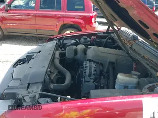 2010 Chevrolet Suburban LT z VIN 1GNUCJE07AR268426, wystawiony jako IAAI lot #42523275 z przebiegiem 252 841 mil mil oraz . Historia ofert i sprzedaży dostępna na DreamBid. Obrazek 21.