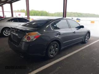 2007 Nissan Altima 2.5 with VIN 1N4AL21E07N433256, listed as a IAAI auction lot 42112617 with 199,109 mi miles. Bid and sale history available at carsss.com. Image 4.