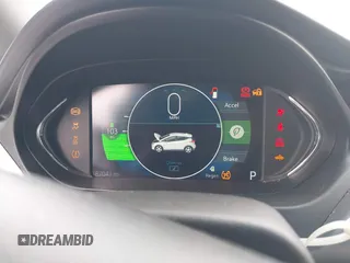 2018 Chevrolet Bolt EV LT z VIN 1G1FW6S02J4133385, wystawiony jako IAAI lot #42380348 z przebiegiem 87 041 mil mil oraz . Historia ofert i sprzedaży dostępna na DreamBid. Obrazek 7.