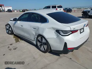 2024 BMW i4 eDrive35 z VIN WBY43AW04RFT05953, wystawiony jako IAAI lot #41972073 z przebiegiem 3333 mil mil oraz . Historia ofert i sprzedaży dostępna na DreamBid. Obrazek 3.