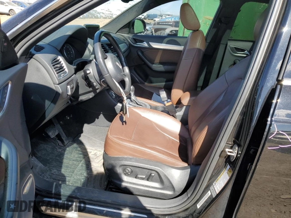 2015 Audi Q3 Prestige z VIN WA1FFCFS6FR008590, wystawiony jako Copart lot #45438604 z przebiegiem 137 597 mil mil oraz . Historia ofert i sprzedaży dostępna na DreamBid. Obrazek 7.