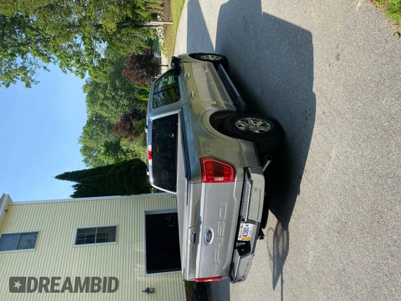 2021 Ford F-150 XL z VIN 1FTFW1ED2MFA97621, wystawiony jako Copart lot #61063825 z przebiegiem 44 205 mil mil oraz Czysty tytuł • Clean title. Historia ofert i sprzedaży dostępna na DreamBid. Obrazek 4.