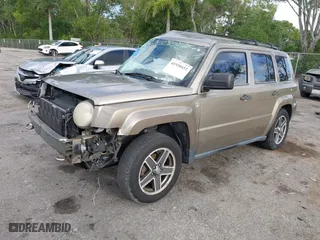 2008 Jeep Patriot Sport with VIN 1J8FF28W08D746927, listed as a IAAI auction lot 41930432 with 164,297 mi miles. Bid and sale history available at carsss.com. Image 18.