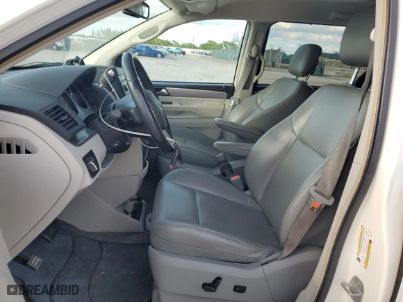 2011 Volkswagen Routan SE with VIN 2V4RW3DG0BR691768, listed as a Copart auction lot 75745714 with 137,846 mi miles and Clean Title. Bid and sale history available at carsss.com. Image 7.
