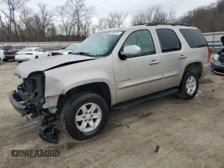 2007 GMC Yukon SLE with VIN 1GKFK13017J298556, listed as a Copart auction lot 43984975 with 168,822 mi miles and Salvage Title. Bid and sale history available at carsss.com. Image 1.