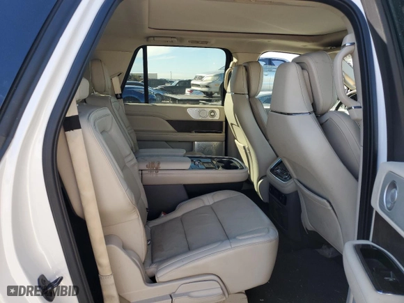 2019 Lincoln Navigator L Reserve with VIN 5LMJJ3LT2KEL14398, listed as a Copart auction lot 77455714 with 0 mi miles and Salvage Title. Bid and sale history available at carsss.com. Image 11.