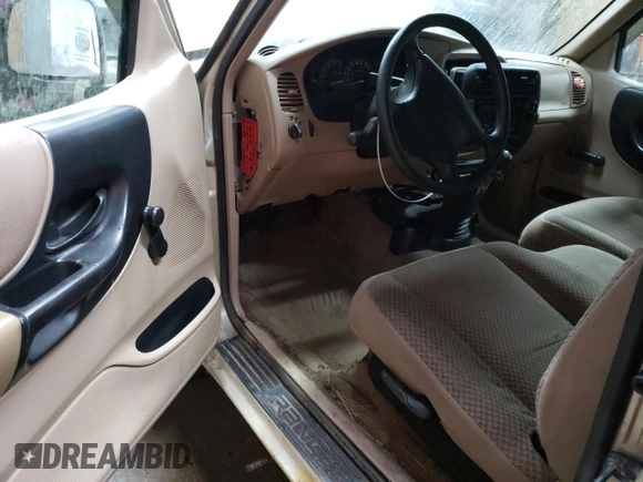 1999 Ford Ranger XLT z VIN 1FTZR15X8XPC01171, wystawiony jako Copart lot #49480315 z przebiegiem 137 760 mil mil oraz Czysty tytuł • Clean title. Historia ofert i sprzedaży dostępna na DreamBid. Obrazek 8.
