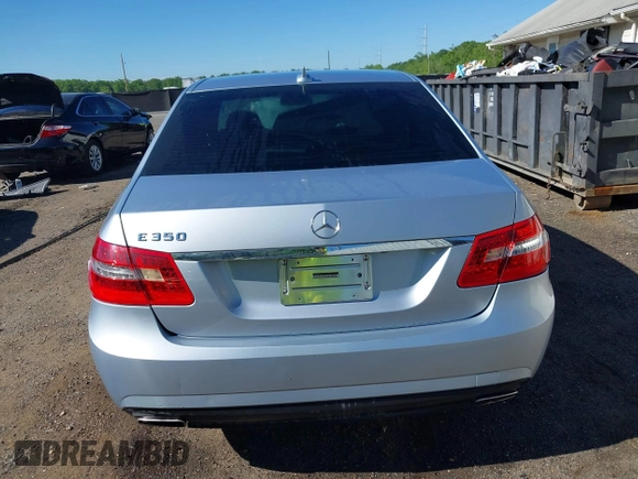2013 Mercedes-Benz E 350 Luxury z VIN WDDHF5KB8DA670978, wystawiony jako IAAI lot #42176274 z przebiegiem 156 039 mil mil oraz . Historia ofert i sprzedaży dostępna na DreamBid. Obrazek 16.
