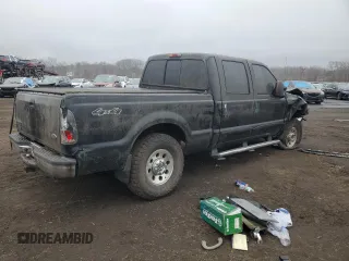 2006 Ford F-250 XL z VIN 1FTSW21566EC07047, wystawiony jako Copart lot #48934655 z przebiegiem 207 693 mil mil oraz Szkoda całkowita • Salvage title. Historia ofert i sprzedaży dostępna na DreamBid. Obrazek 3.