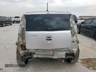 2013 Kia Soul + z VIN KNDJT2A66D7483811, wystawiony jako Copart lot #56746085 z przebiegiem 161 371 mil mil oraz Szkoda całkowita • Salvage title. Historia ofert i sprzedaży dostępna na DreamBid. Obrazek 6.