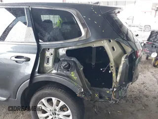 2020 Kia Telluride LX z VIN 5XYP24HC3LG008929, wystawiony jako IAAI lot #42242220 z przebiegiem 82 964 mil mil oraz . Historia ofert i sprzedaży dostępna na DreamBid. Obrazek 6.