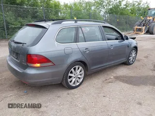 2011 Volkswagen Jetta SE with VIN 3VWPX7AJ3BM686901, listed as a IAAI auction lot 42561729 with 103,737 mi miles and . Bid and sale history available at DreamBid. Image 4.