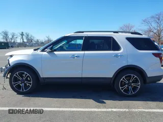2014 Ford Explorer Sport z VIN 1FM5K8GTXEGB88874, wystawiony jako IAAI lot #41894234 z przebiegiem 81 321 mil mil oraz . Historia ofert i sprzedaży dostępna na DreamBid. Obrazek 14.